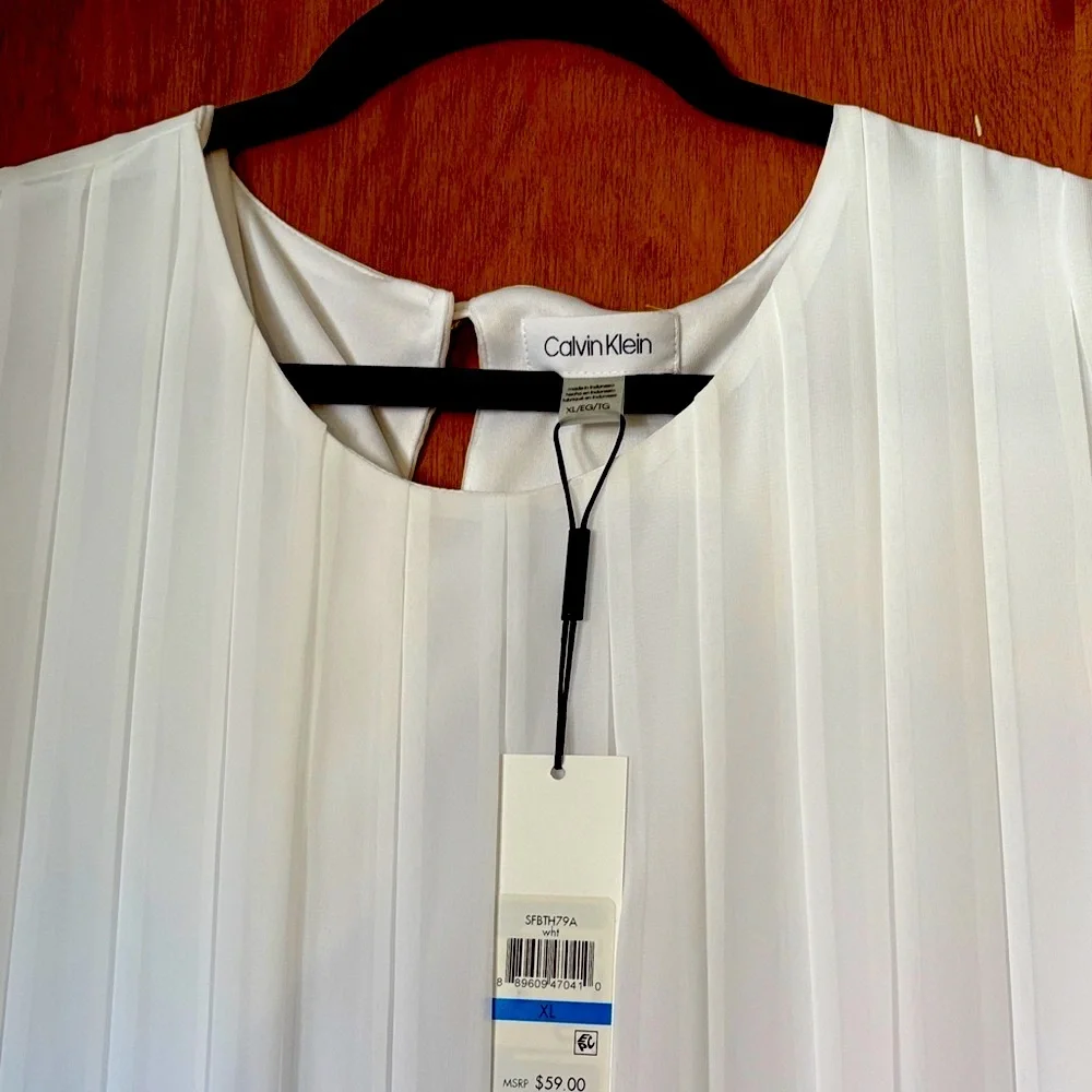Calvin Klein Women’s Pleated Sleeveless Blouse - Picture 6 of 10